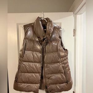 Athleta puffer vest. Womens size XL